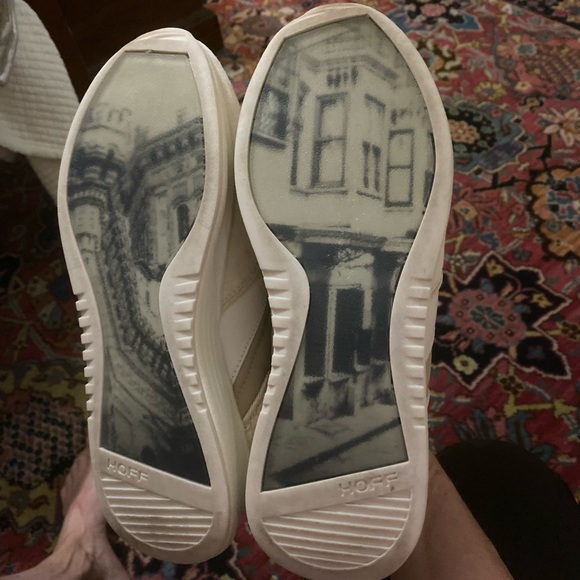 Stylish Beige Sneakers - Picture 5 of 7